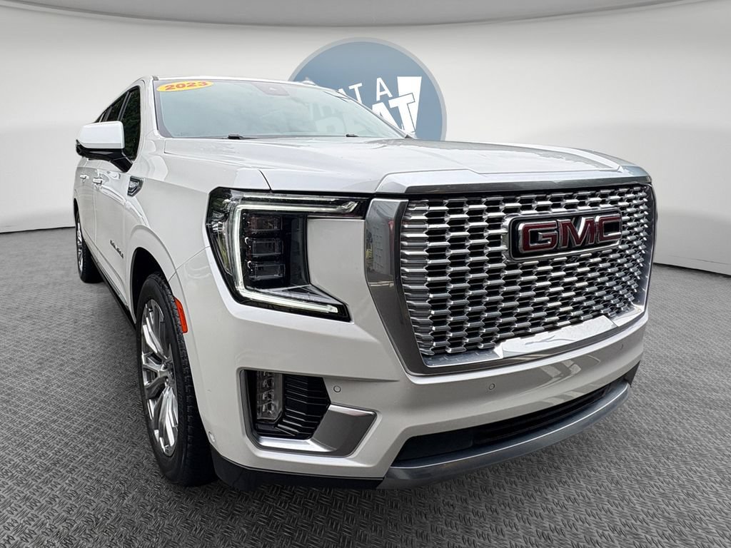 Used 2023 GMC Yukon XL Denali w/ Advanced Technology Package AWD/4WD image 1