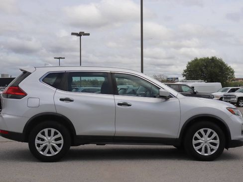 Used 2018 Nissan Rogue S image 7