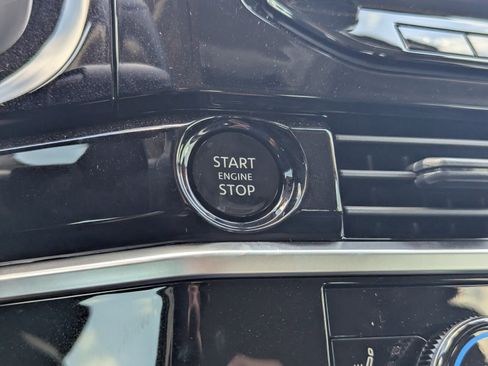 New 2025 Nissan Pathfinder SL image 38