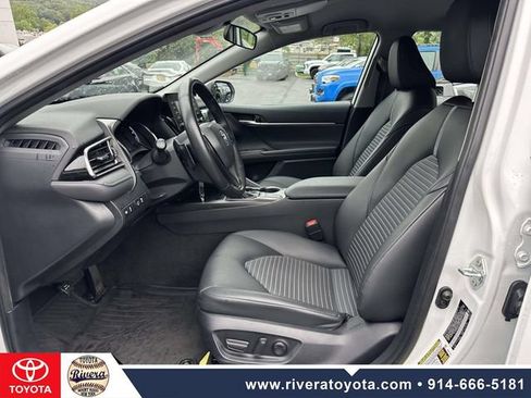 Used 2023 Toyota Camry SE FWD image 14