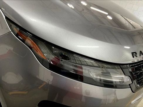 Used 2024 Land Rover Range Rover Evoque Dynamic SE image 31