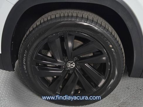 Used 2022 Volkswagen Atlas Cross Sport SE image 11