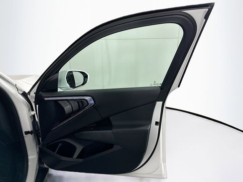 Used 2025 BMW X3 xDrive30i w/ Premium Package image 33