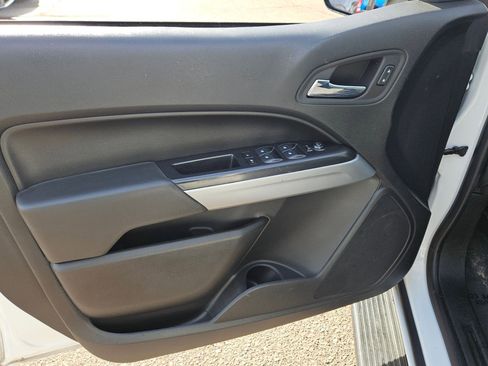 Used 2022 Chevrolet Colorado LT w/ Safety Package image 10