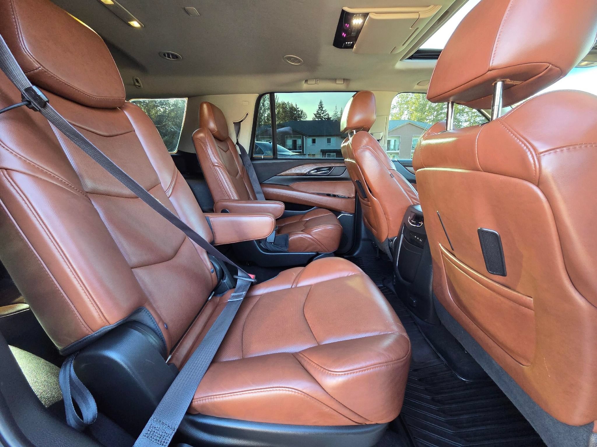 Used 2017 Cadillac Escalade Luxury AWD/4WD image 31