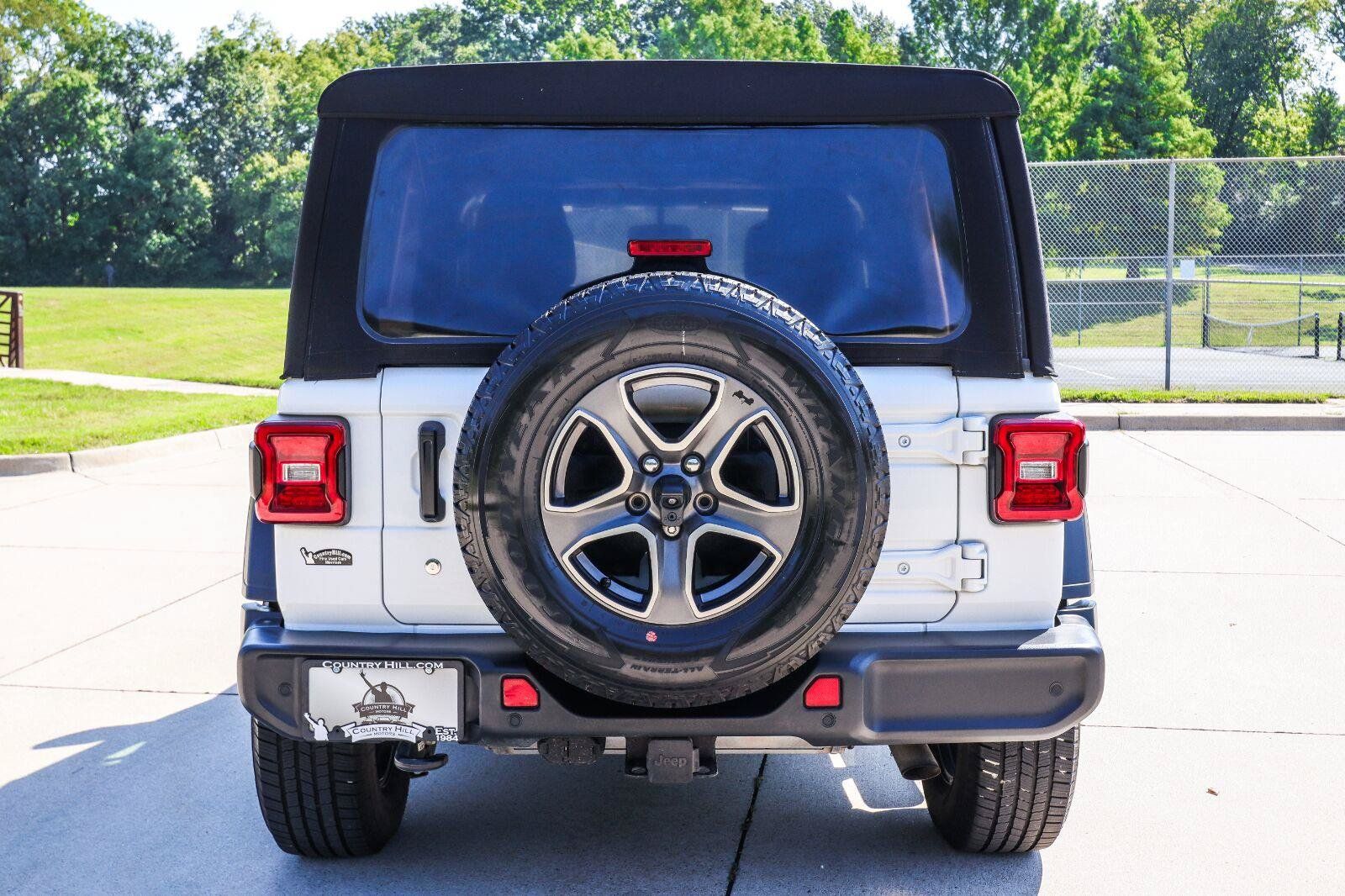 Used 2018 Jeep Wrangler Unlimited Sport S AWD/4WD image 17