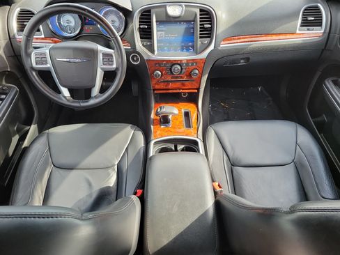 Used 2014 Chrysler 300 RWD image 21