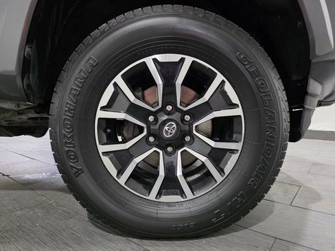 Used 2022 Toyota Tacoma TRD Sport image 25