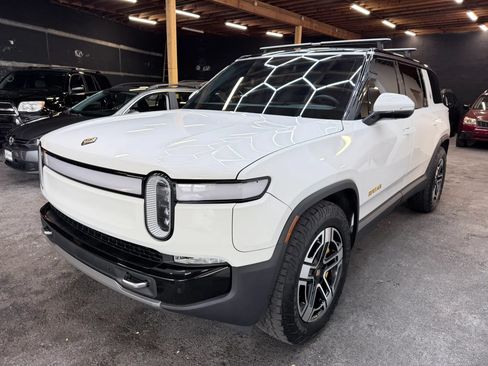 Used 2022 Rivian R1S Launch Edition Quad AWD/4WD image 5