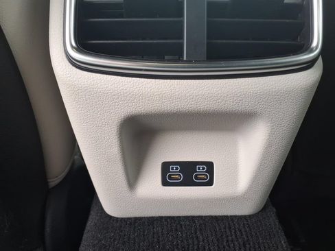 Used 2024 Genesis G70 2.5T RWD image 14