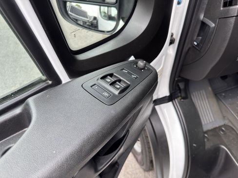 Used 2025 RAM ProMaster 2500 w/ Convenience Group FWD image 25