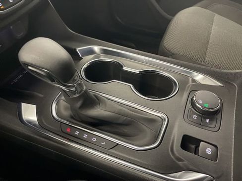 Certified 2023 Chevrolet Traverse LT image 28