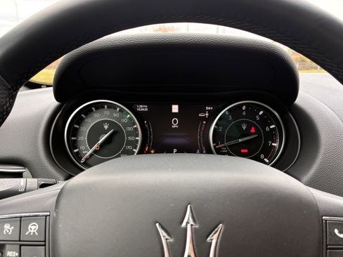 Used 2022 Maserati Levante GT image 19