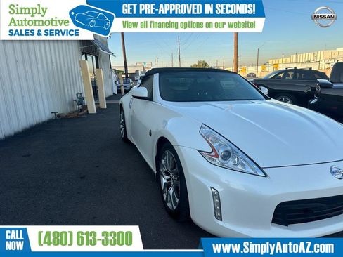 Used 2014 Nissan 370Z Roadster image 4
