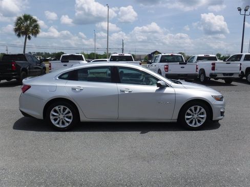 Used 2022 Chevrolet Malibu LT FWD image 3