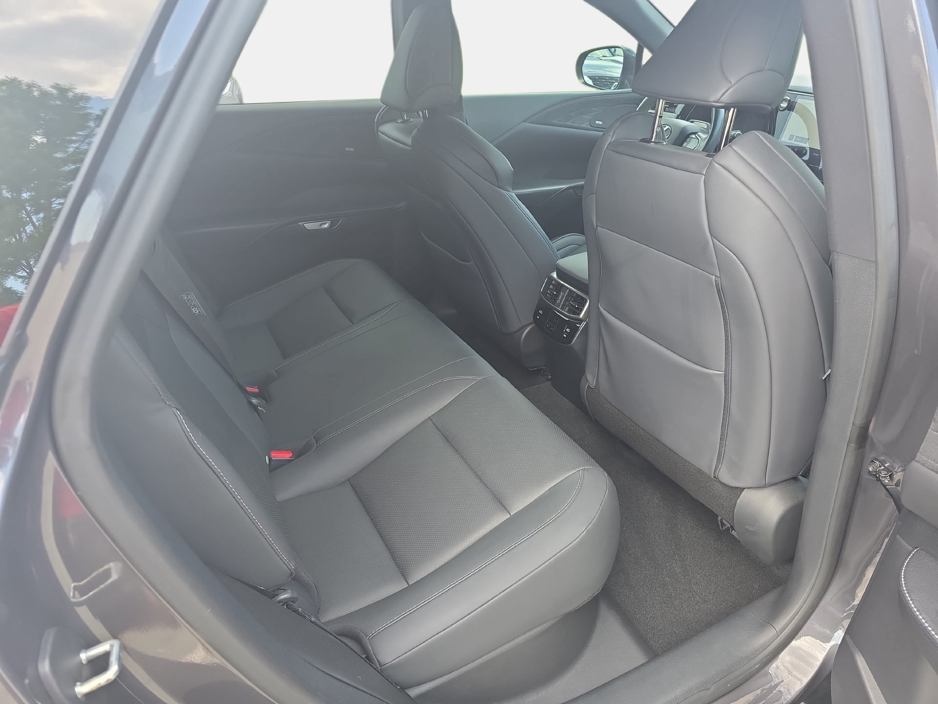 Used 2024 Lexus RX 350 F Sport w/ Convenience Package AWD/4WD image 11