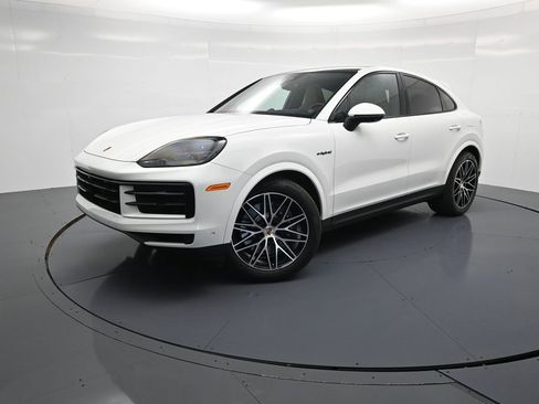Used 2026 Porsche Cayenne E-Hybrid Coupe AWD/4WD image 1