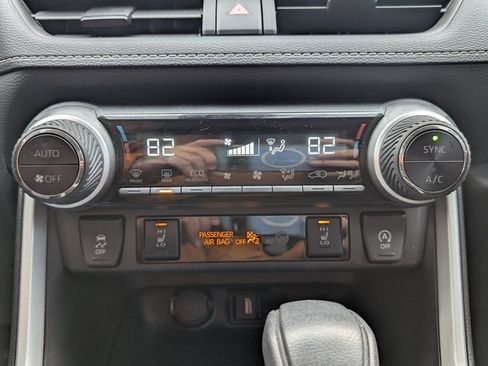 Used 2022 Toyota RAV4 XLE image 25