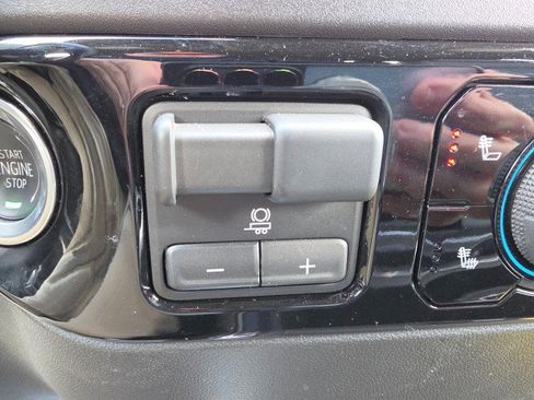 Used 2025 Chevrolet Silverado 2500 LT w/ Trail Boss Package image 41