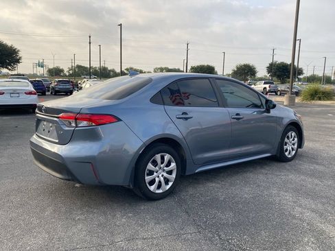 Used 2026 Toyota Corolla LE FWD image 5