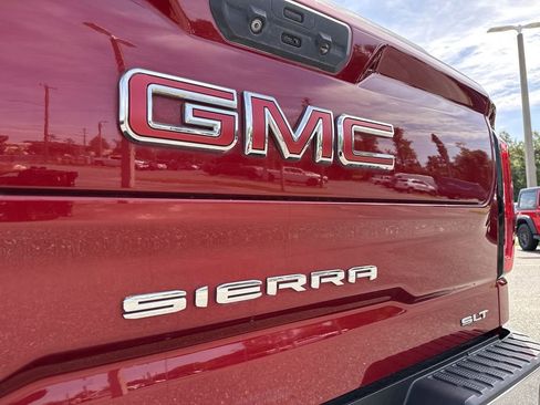 Used 2022 GMC Sierra 1500 SLT w/ SLT Premium Plus Package AWD/4WD image 5