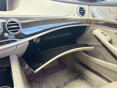 Used 2015 Mercedes-Benz S 550 Sedan w/ Sport Package w/ Sport Package image 28