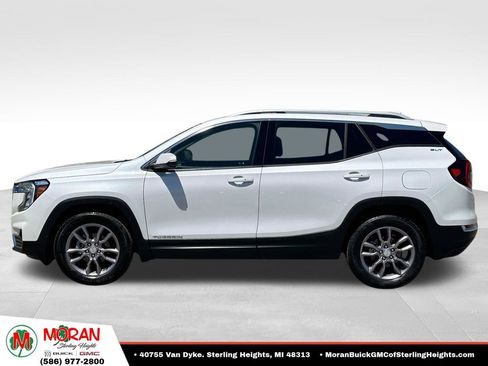 Certified 2023 GMC Terrain SLT FWD image 2