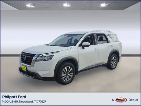 Used 2024 Nissan Pathfinder SL image 1