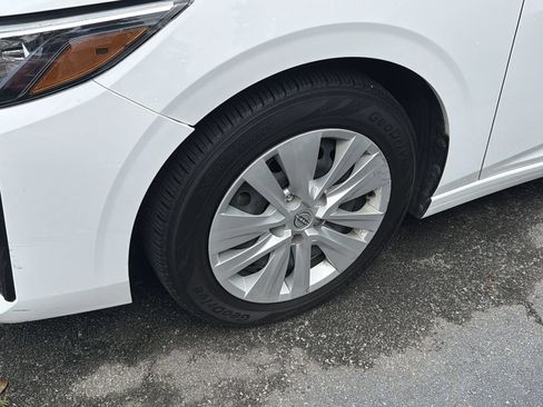 Used 2024 Nissan Sentra S FWD image 3