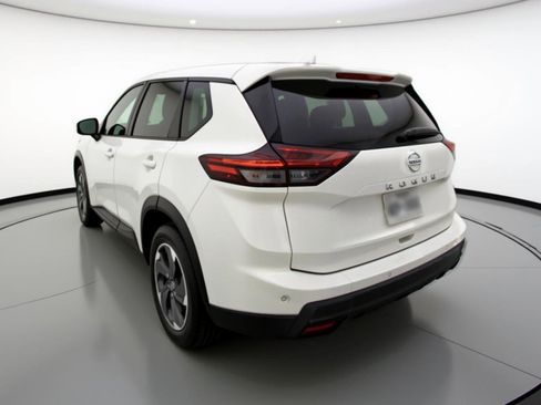 Used 2025 Nissan Rogue SV FWD image 6