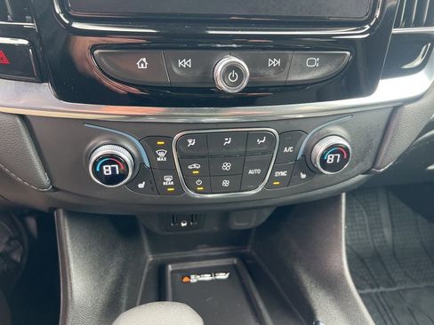 Used 2023 Chevrolet Traverse LT w/ Midnight/Sport Edition image 59