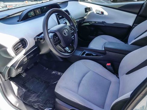 Used 2019 Toyota Prius LE image 15