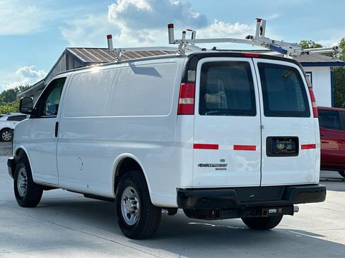 Used 2015 Chevrolet Express 2500 RWD image 5