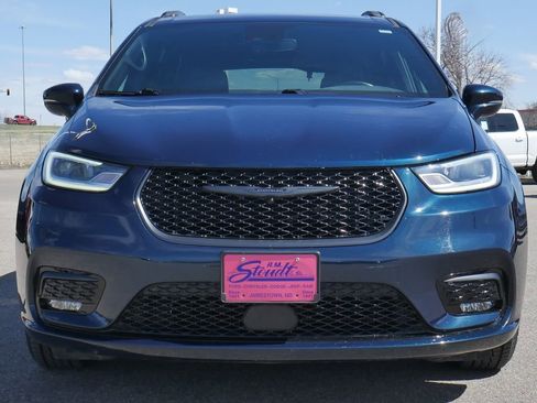 Used 2021 Chrysler Pacifica Touring-L w/ S Appearance Package FWD image 14