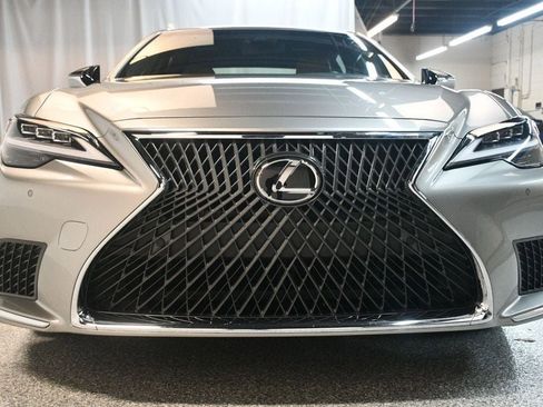 Used 2023 Lexus LS 500 w/ Accessory Package (Z2) image 12