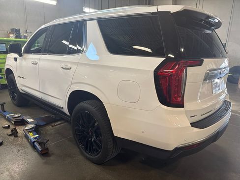Used 2023 GMC Yukon Denali w/ Denali Reserve Package AWD/4WD image 3