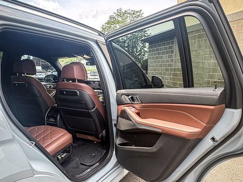 Used 2024 BMW X7 xDrive40i w/ Executive Package AWD/4WD image 17