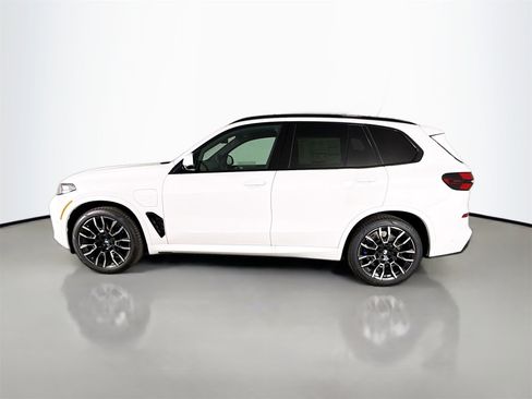 New 2026 BMW X5 xDrive50e w/ M Sport Package image 4