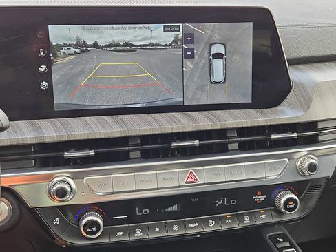 Used 2024 Kia Telluride SX w/ Towing Package image 57