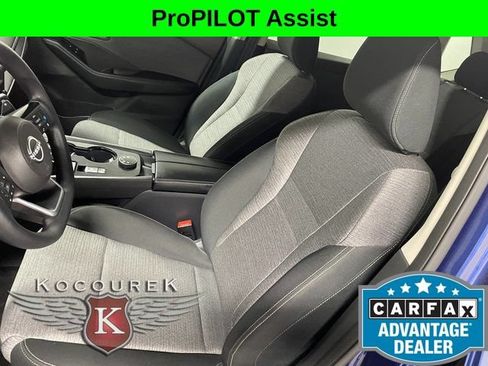 Used 2023 Nissan Rogue SV AWD/4WD image 12
