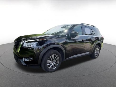 Used 2025 Nissan Pathfinder SV AWD/4WD image 8