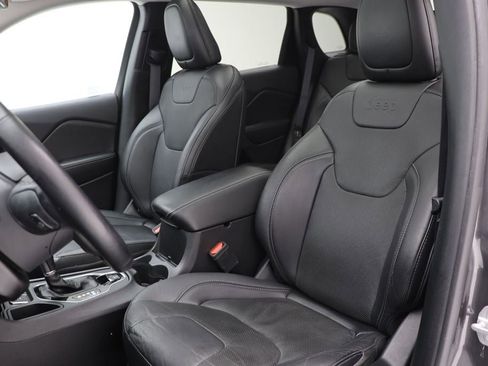 Used 2020 Jeep Cherokee Limited image 15