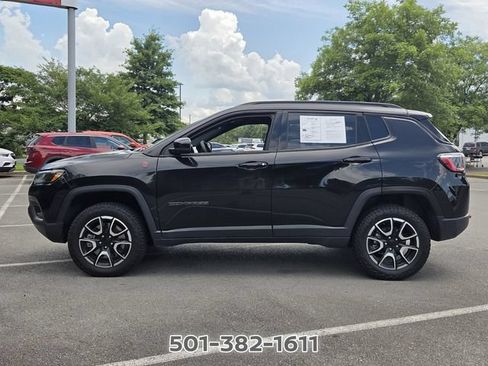 Used 2024 Jeep Compass Trailhawk AWD/4WD image 2