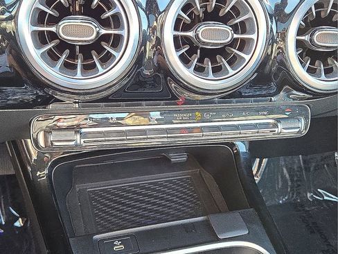 Used 2025 Mercedes-Benz CLA 250 image 29