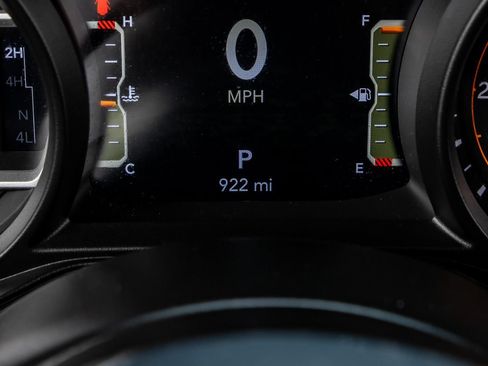 Used 2025 Jeep Wrangler Unlimited Sahara AWD/4WD image 19