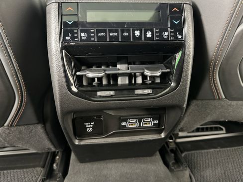 Used 2022 Jeep Grand Cherokee Summit AWD/4WD image 24