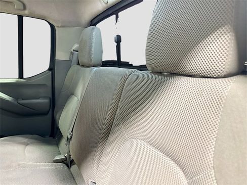 Used 2016 Nissan Frontier SV image 22