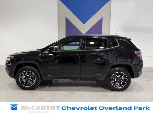 Used 2026 Jeep Compass Trailhawk AWD/4WD image 8