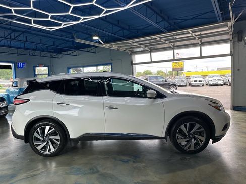Used 2017 Nissan Murano Platinum image 11