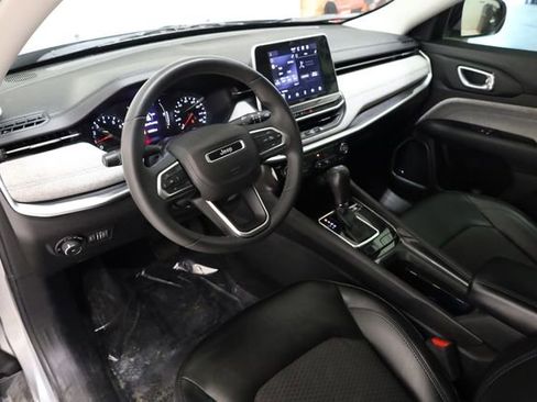 Used 2022 Jeep Compass Latitude w/ Sun and Sound Group FWD image 10